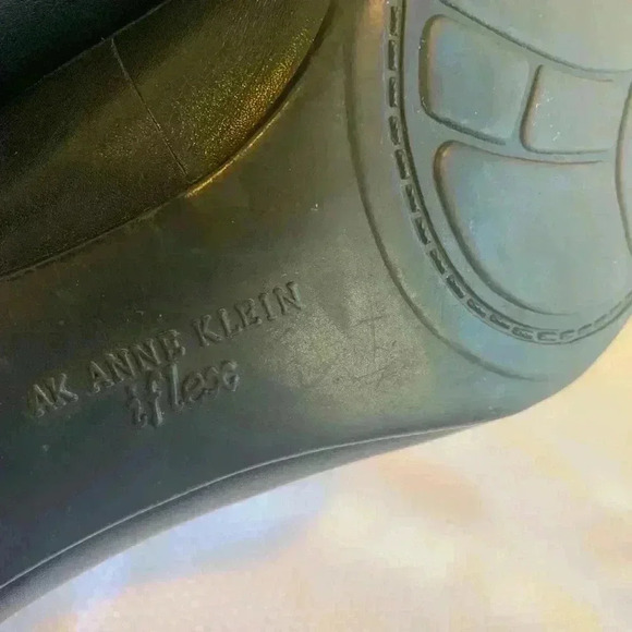 Anne Klein Black Heels - Picture 10 of 14